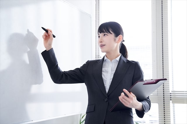 自衛隊から転職したい方におすすめの職種｜そもそも学校教員とは？
